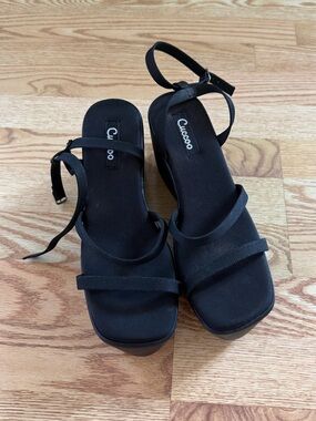 Cuccoo Black Strappy Platform Sandals